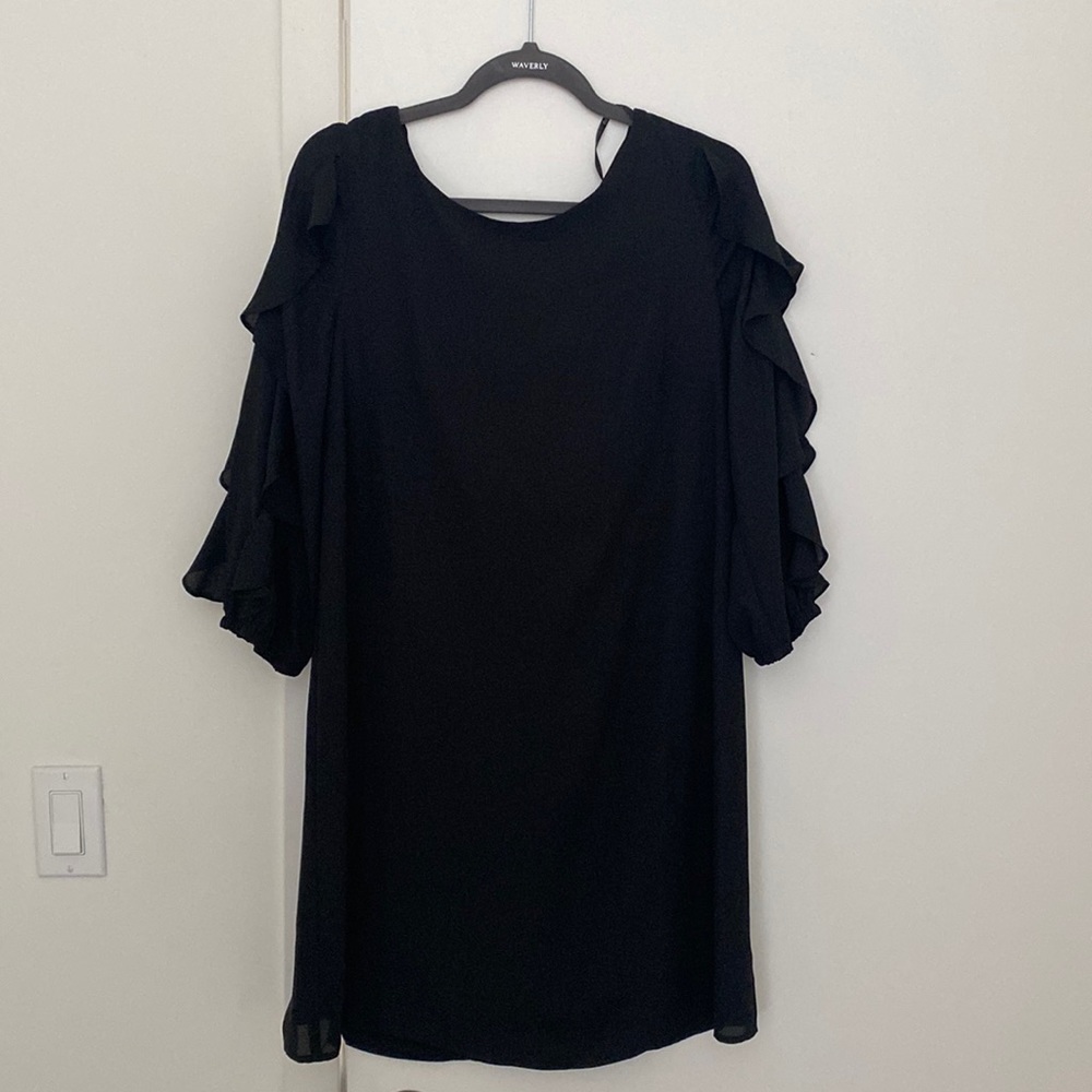 Vince Camuto ruffle 3/4 sleeve dress